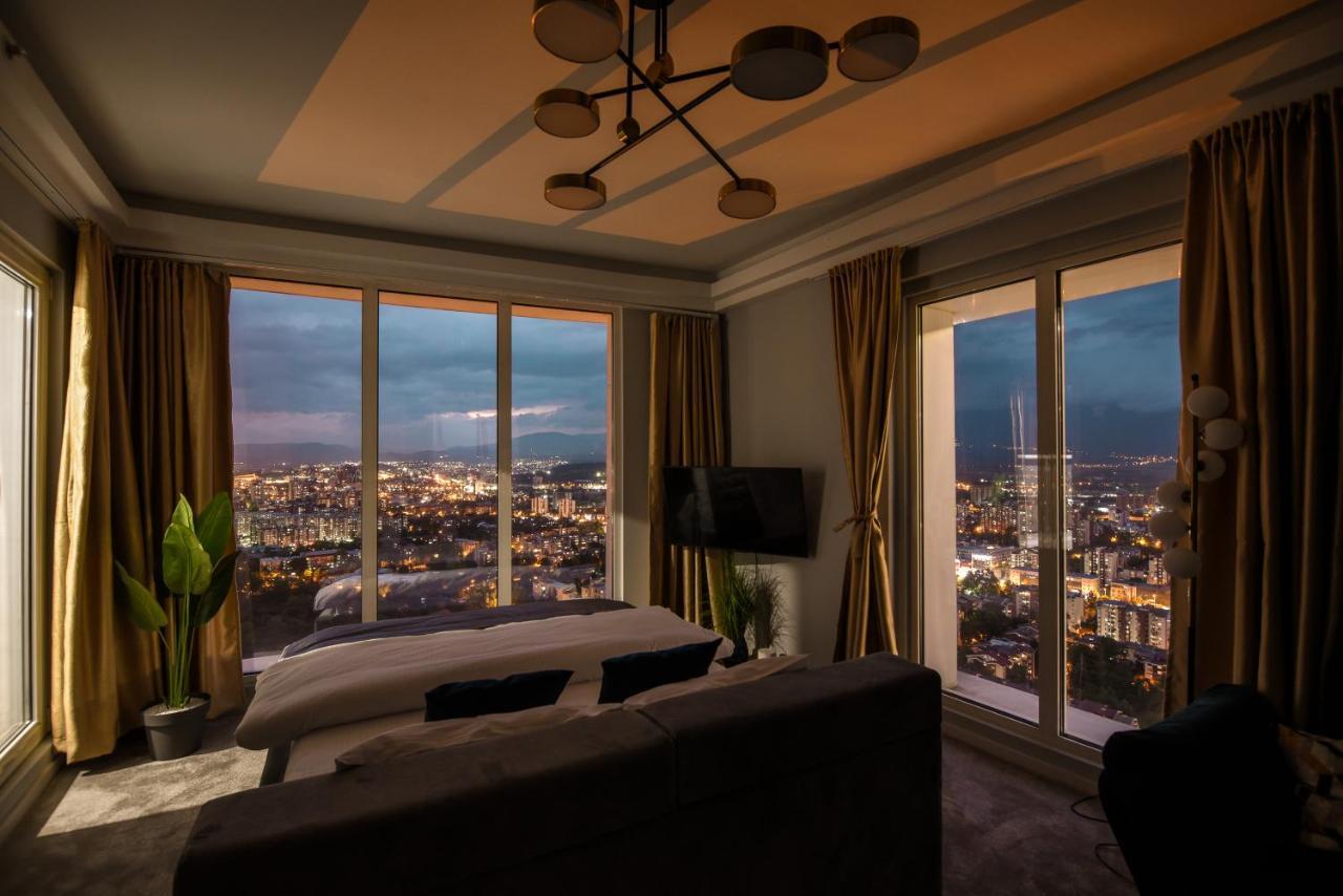 Sky Deluxe Lägenhet Skopje Exteriör bild