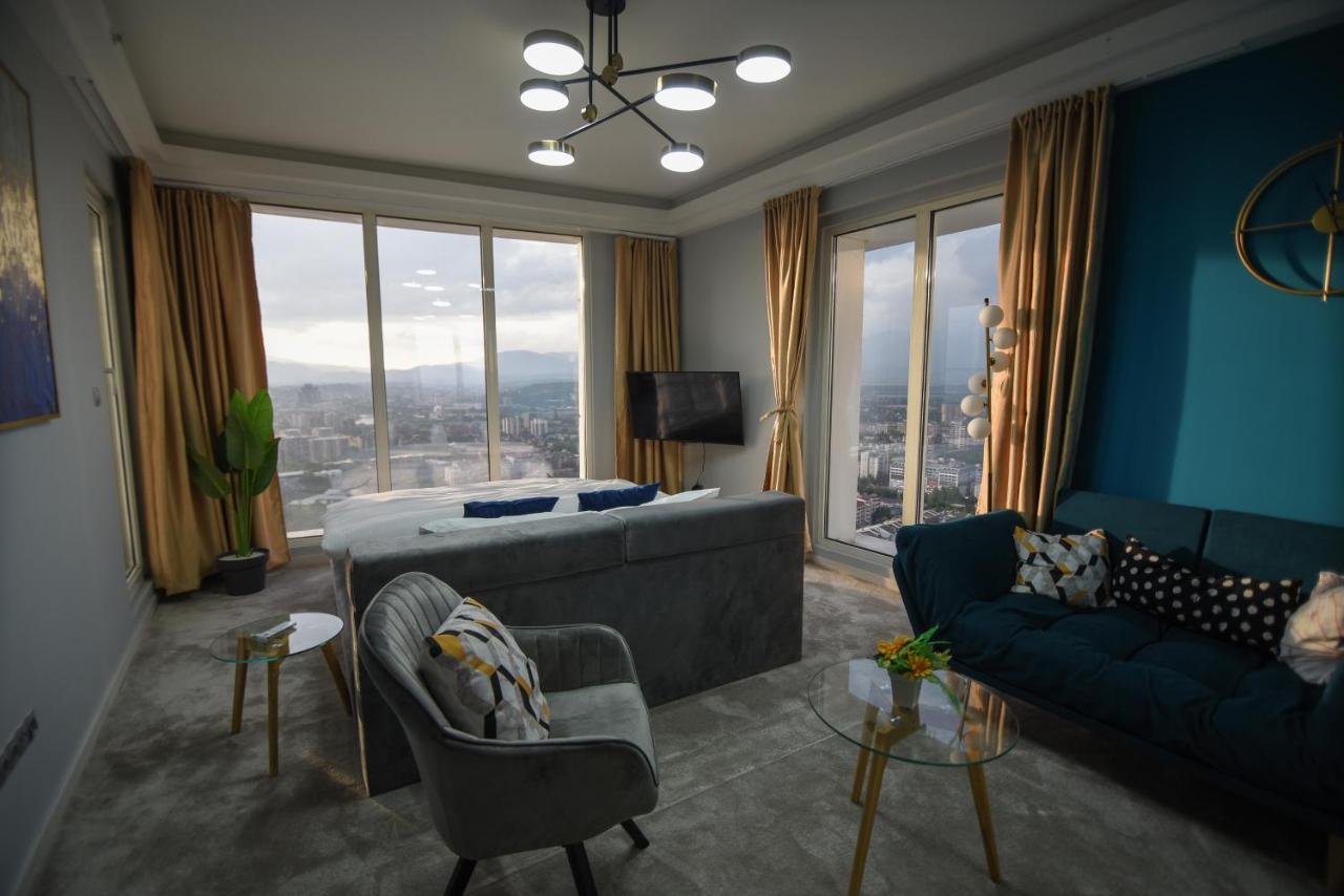 Sky Deluxe Lägenhet Skopje Exteriör bild