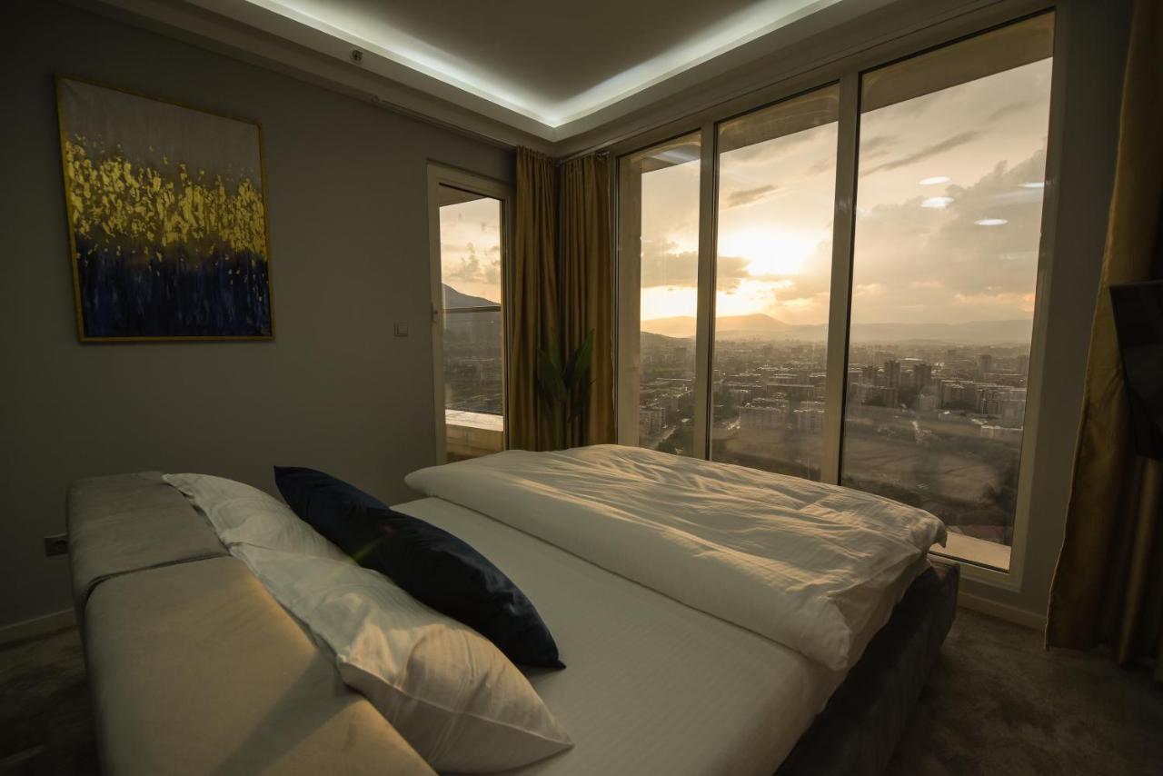 Sky Deluxe Lägenhet Skopje Exteriör bild