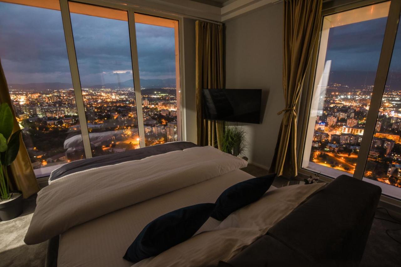 Sky Deluxe Lägenhet Skopje Exteriör bild