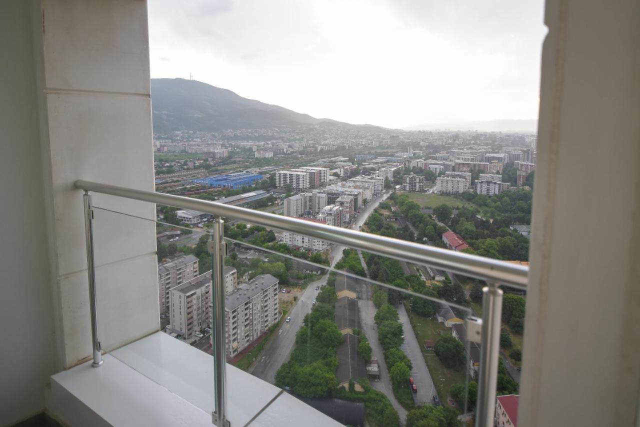 Sky Deluxe Lägenhet Skopje Exteriör bild