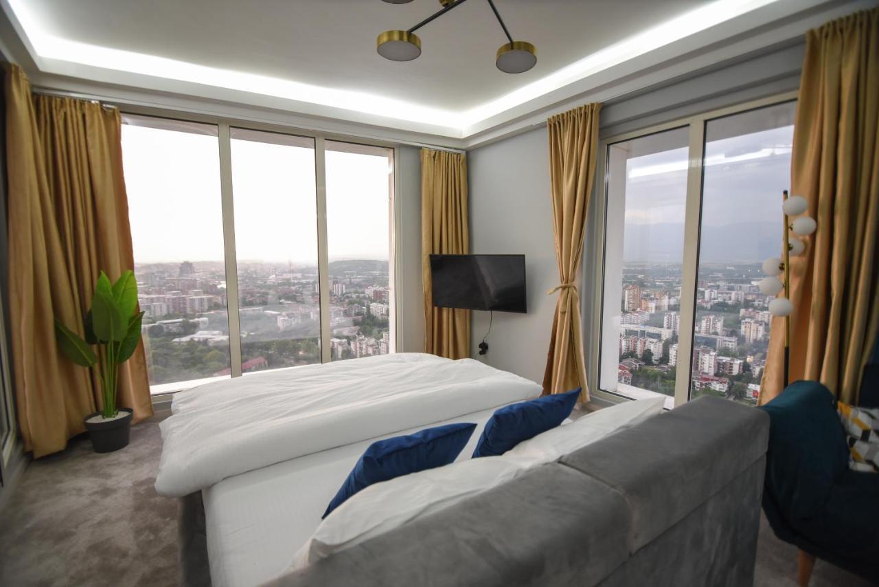 Sky Deluxe Lägenhet Skopje Exteriör bild