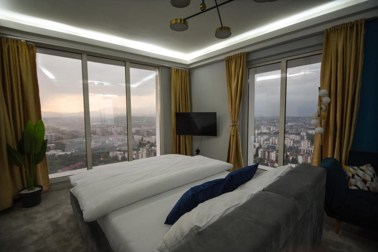 Sky Deluxe Lägenhet Skopje Exteriör bild