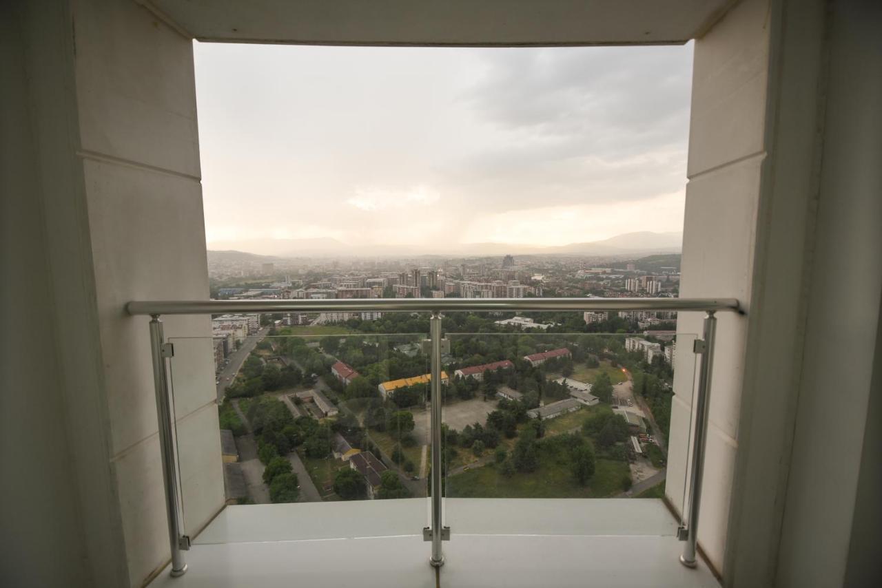 Sky Deluxe Lägenhet Skopje Exteriör bild