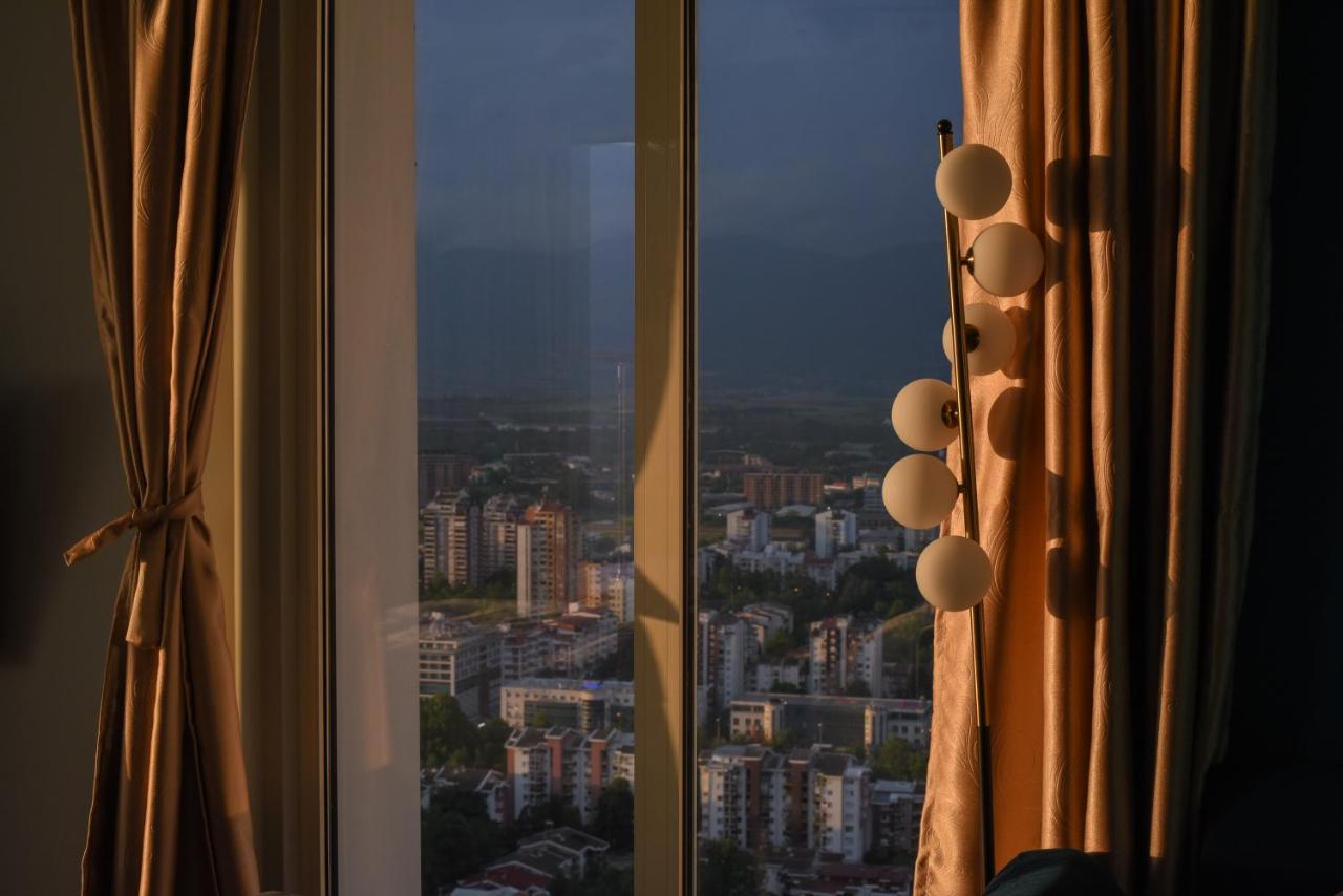 Sky Deluxe Lägenhet Skopje Exteriör bild